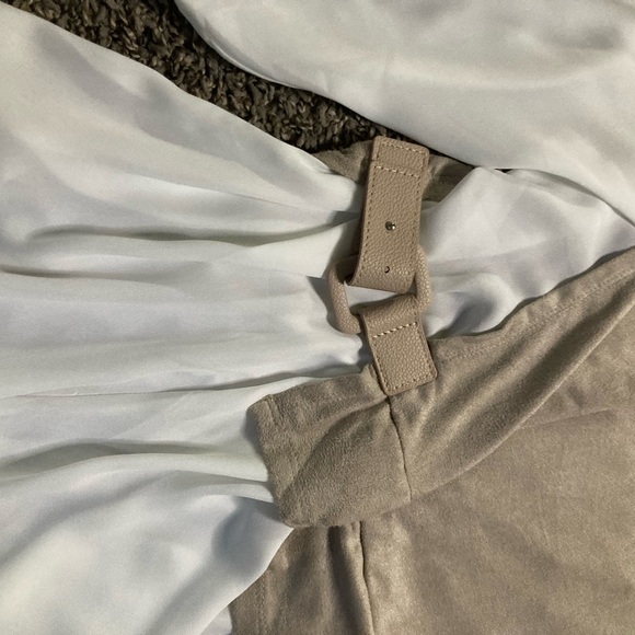 COCOMO Woman 1X Taupe Layered Blouse w/ Bell Sleeves & Peplum Hem — NWT - Picture 5 of 14